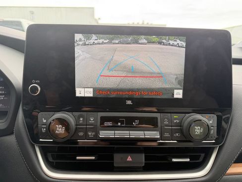 Used 2024 Toyota Grand Highlander AWD image 10
