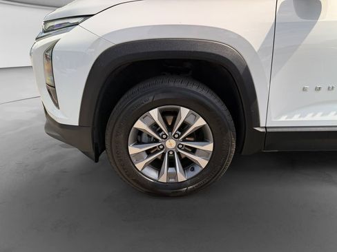Used 2025 Chevrolet Equinox LT FWD image 9