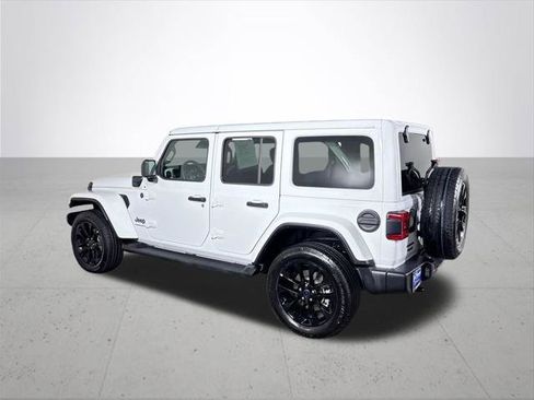 Certified 2025 Jeep Wrangler Unlimited Sahara AWD/4WD image 9