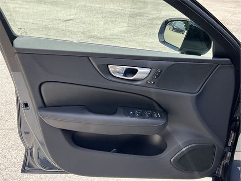 Used 2024 Volvo S60 B5 Core image 29