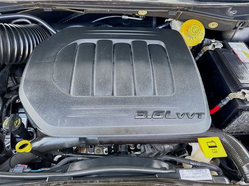 Used 2019 Dodge Grand Caravan GT FWD image 39