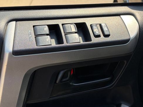 Used 2013 Toyota 4Runner SR5 AWD/4WD image 6