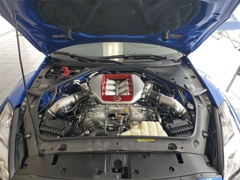 Used 2023 Nissan GT-R Premium image 12