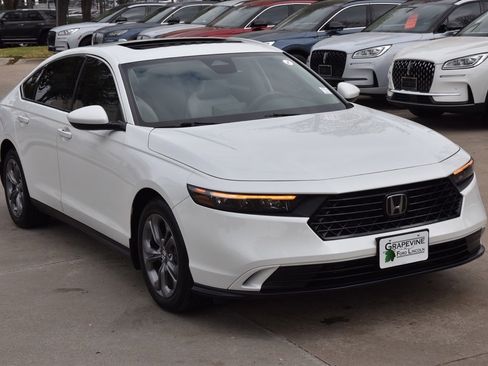 Used 2024 Honda Accord EX image 4