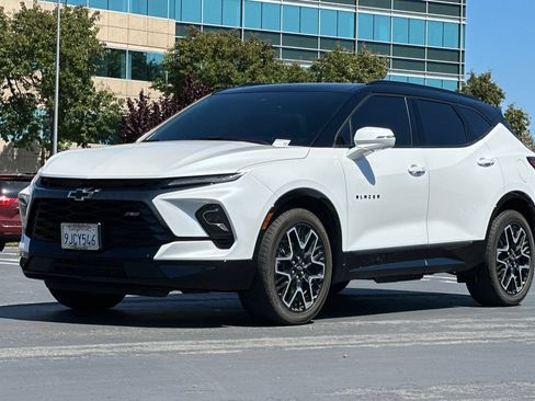 Used 2023 Chevrolet Blazer RS w/ Driver Confidence II Package AWD/4WD image 8