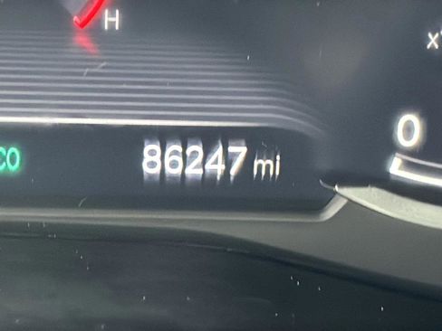 Used 2022 Genesis G70 3.3T image 28