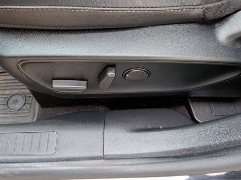 Used 2022 Ford Escape Titanium w/ Class II Trailer Tow Package image 12