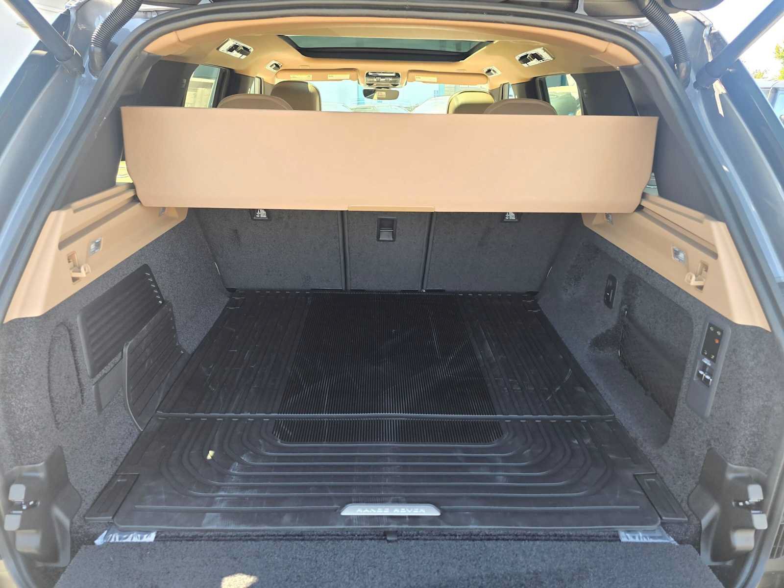 New 2026 Land Rover Range Rover SE AWD/4WD image 14