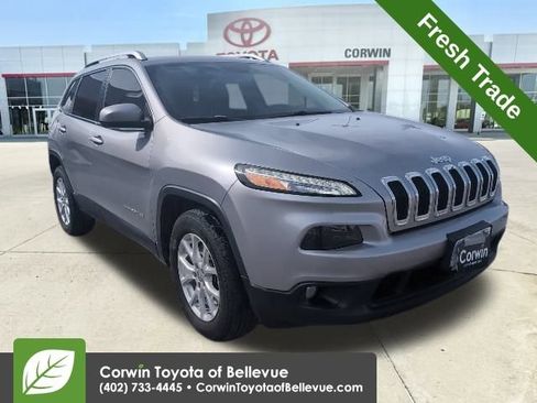 Used 2016 Jeep Cherokee Latitude w/ Cold Weather Group image 1