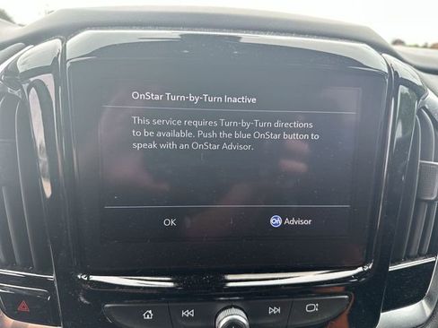 Used 2023 Chevrolet Traverse LT FWD image 17