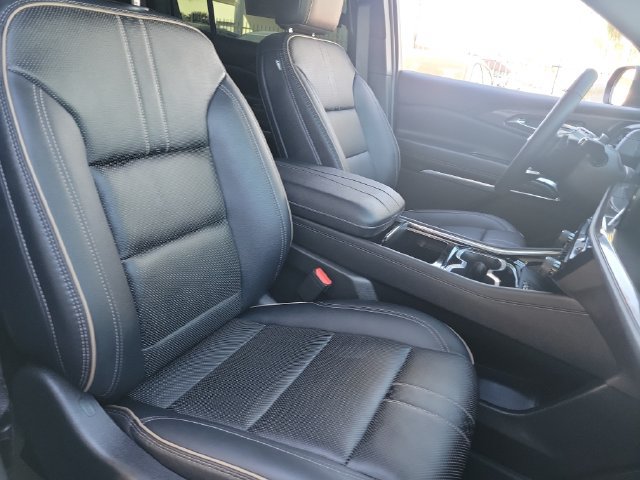 Used 2026 Chevrolet Traverse High Country w/ LPO, Floor Liner Package FWD image 21