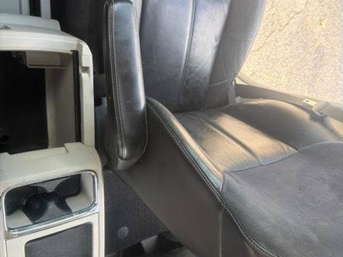 Used 2014 Chrysler Town & Country Limited w/ Luxury Group FWD image 38
