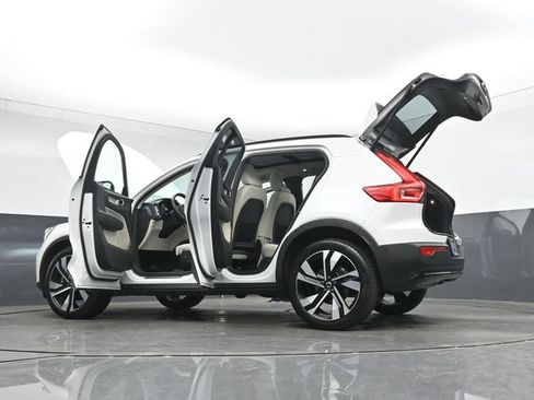 Used 2023 Volvo XC40 B5 Plus w/ Driver Assist Package AWD/4WD image 55