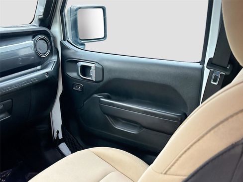 Used 2020 Jeep Wrangler Unlimited Sport AWD/4WD image 23