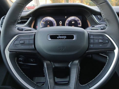 New 2025 Jeep Grand Cherokee L Limited image 41