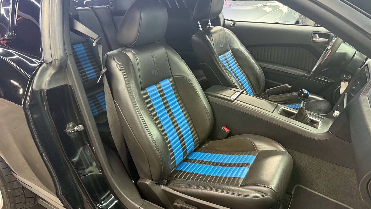 Used 2011 Ford Mustang Shelby GT500 RWD image 17