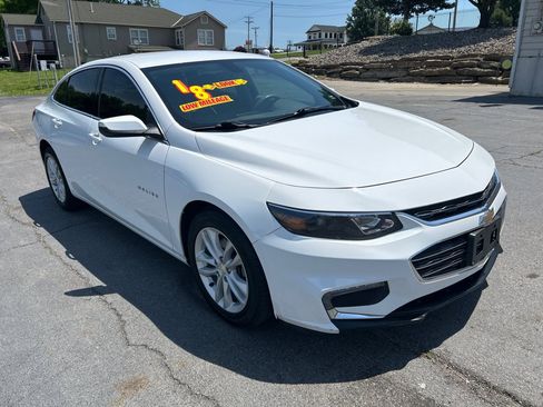 Used 2018 Chevrolet Malibu LT FWD image 4