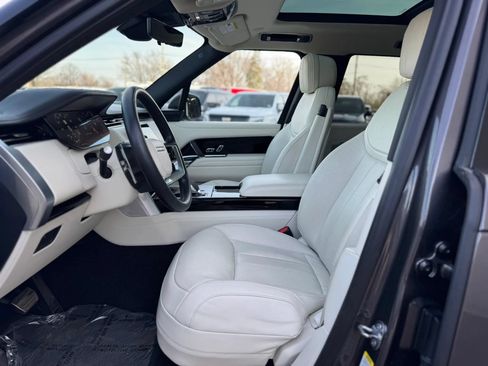 Used 2025 Land Rover Range Rover Long Wheelbase SE AWD/4WD image 14