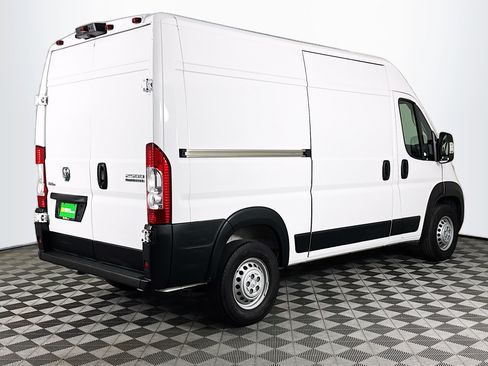 Used 2025 RAM ProMaster 2500 w/ Safety Group FWD image 8