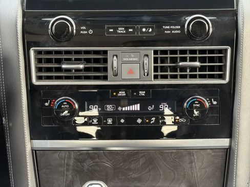 Used 2024 INFINITI QX80 Luxe AWD/4WD image 18