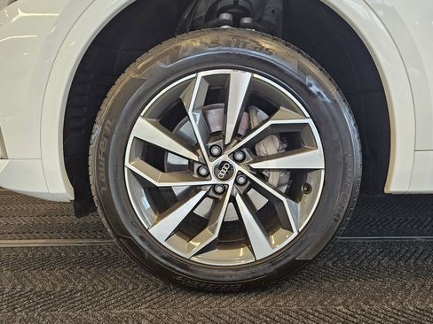 Used 2023 Audi Q5 2.0T Premium Plus image 12
