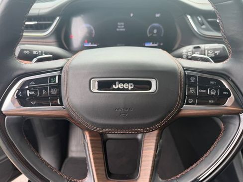 Used 2021 Jeep Grand Cherokee L Summit w/ Luxury Tech Group V AWD/4WD image 27