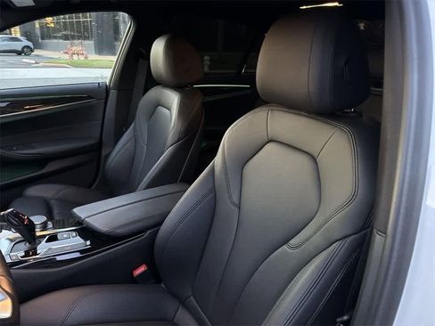 Used 2020 BMW 530i image 26