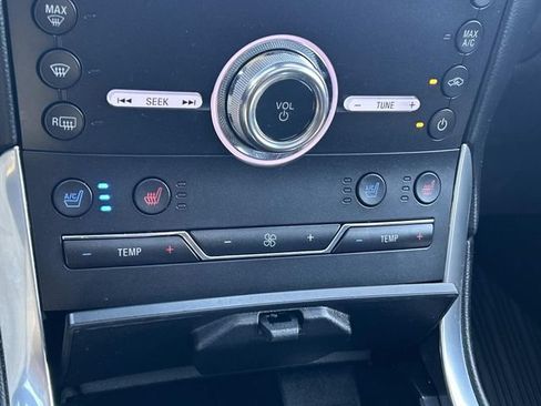 Used 2019 Ford Edge Titanium w/ Equipment Group 301A AWD/4WD image 31