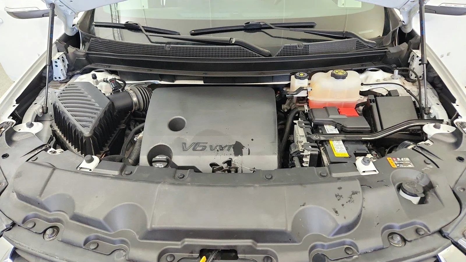 Used 2023 Chevrolet Traverse LT FWD image 41