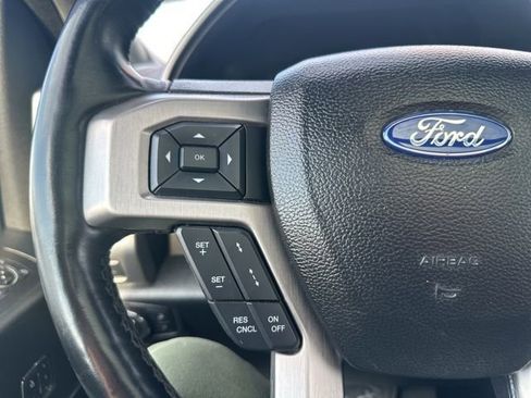 Used 2017 Ford F150 Platinum w/ Equipment Group 701A Luxury image 39