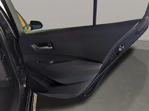 Used 2020 Toyota Corolla LE FWD image 18