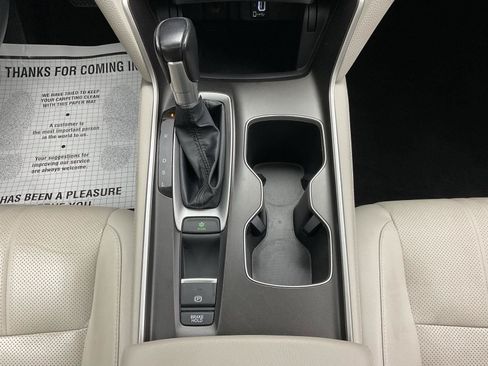 Used 2018 Honda Accord EX-L image 19