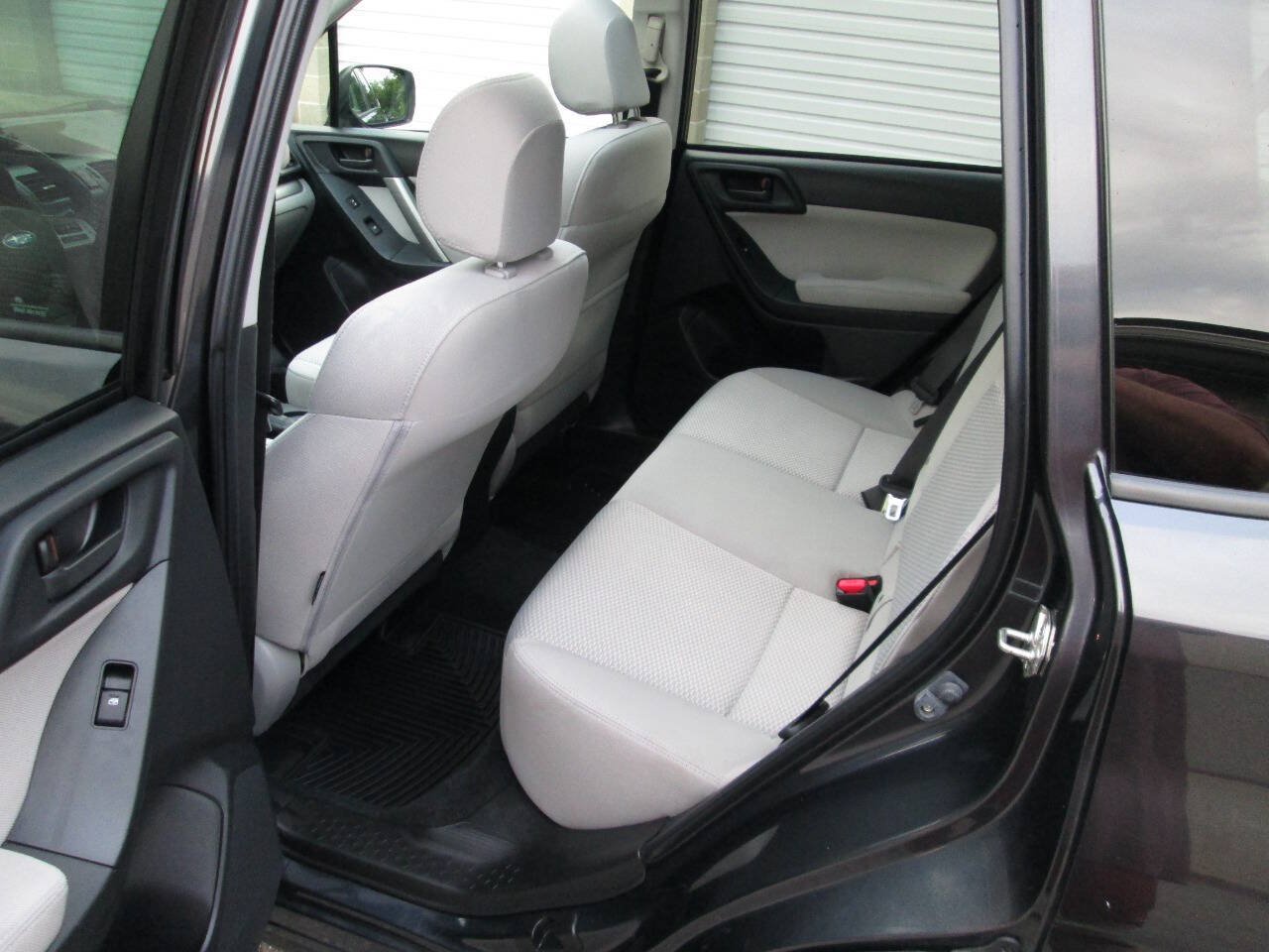 Used 2015 Subaru Forester 2.5i Premium AWD/4WD image 16