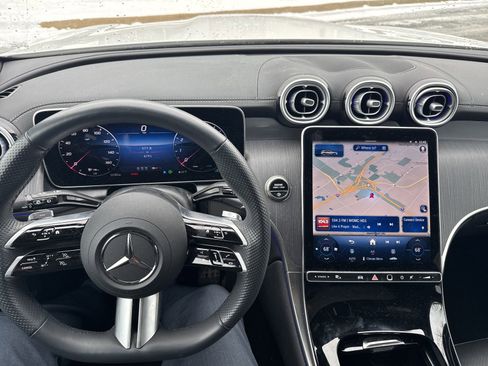 Certified 2025 Mercedes-Benz GLC 300 4MATIC image 11