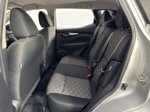 Used 2022 Nissan Rogue Sport SV image 36