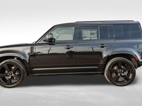 New 2026 Land Rover Defender 110 X-Dynamic SE image 8