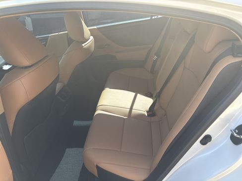 Used 2023 Lexus ES 350 w/ Premium Package FWD image 31