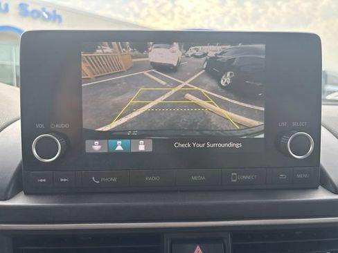 Used 2023 Honda Pilot LX image 18