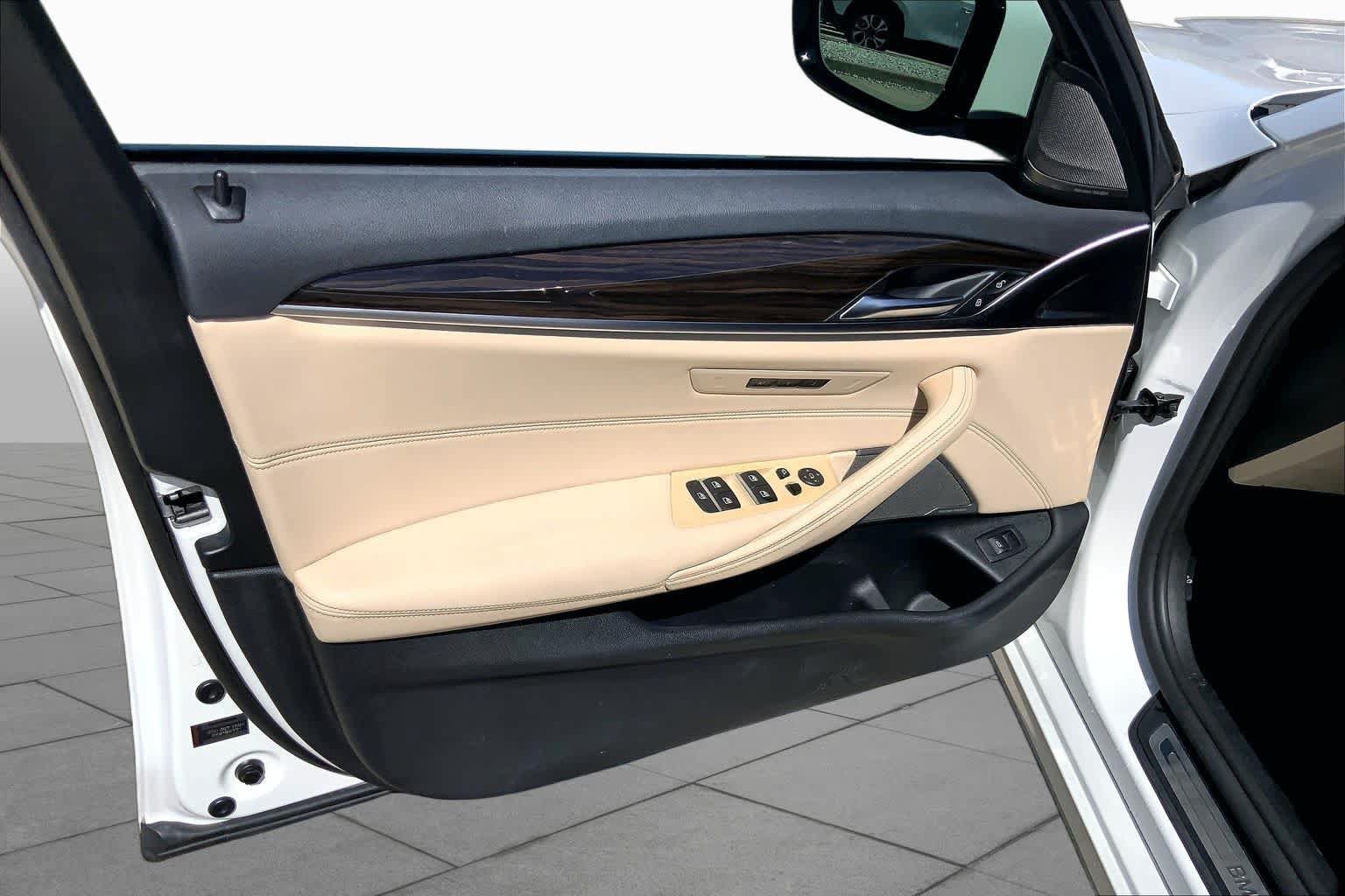 Used 2022 BMW 540i w/ Premium Package RWD image 22