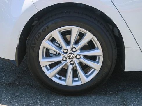 Used 2025 Toyota Corolla SE w/ SE Package FWD image 14