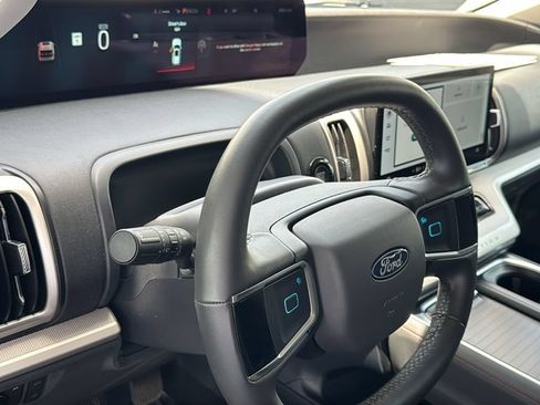 Certified 2025 Ford Expedition Active AWD/4WD image 21