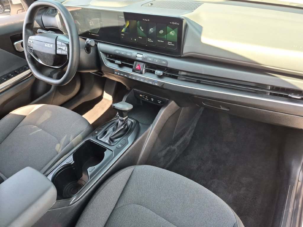 Used 2025 Kia K4 FWD image 32