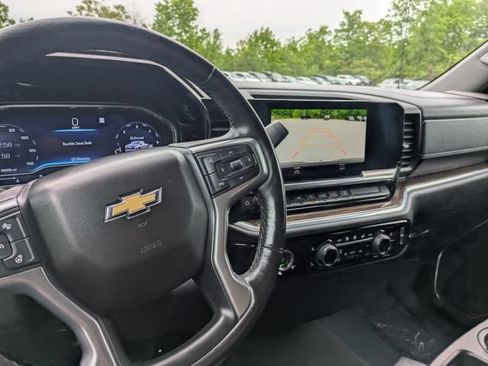 Used 2022 Chevrolet Silverado 1500 LT AWD/4WD image 30