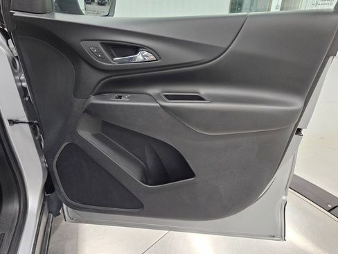 Used 2018 Chevrolet Equinox LT image 35