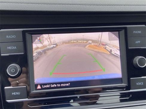 Used 2024 Volkswagen Jetta SE image 23