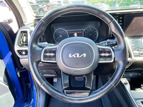 Used 2023 Kia Sorento S w/ Panoramic Sunroof Package FWD image 11