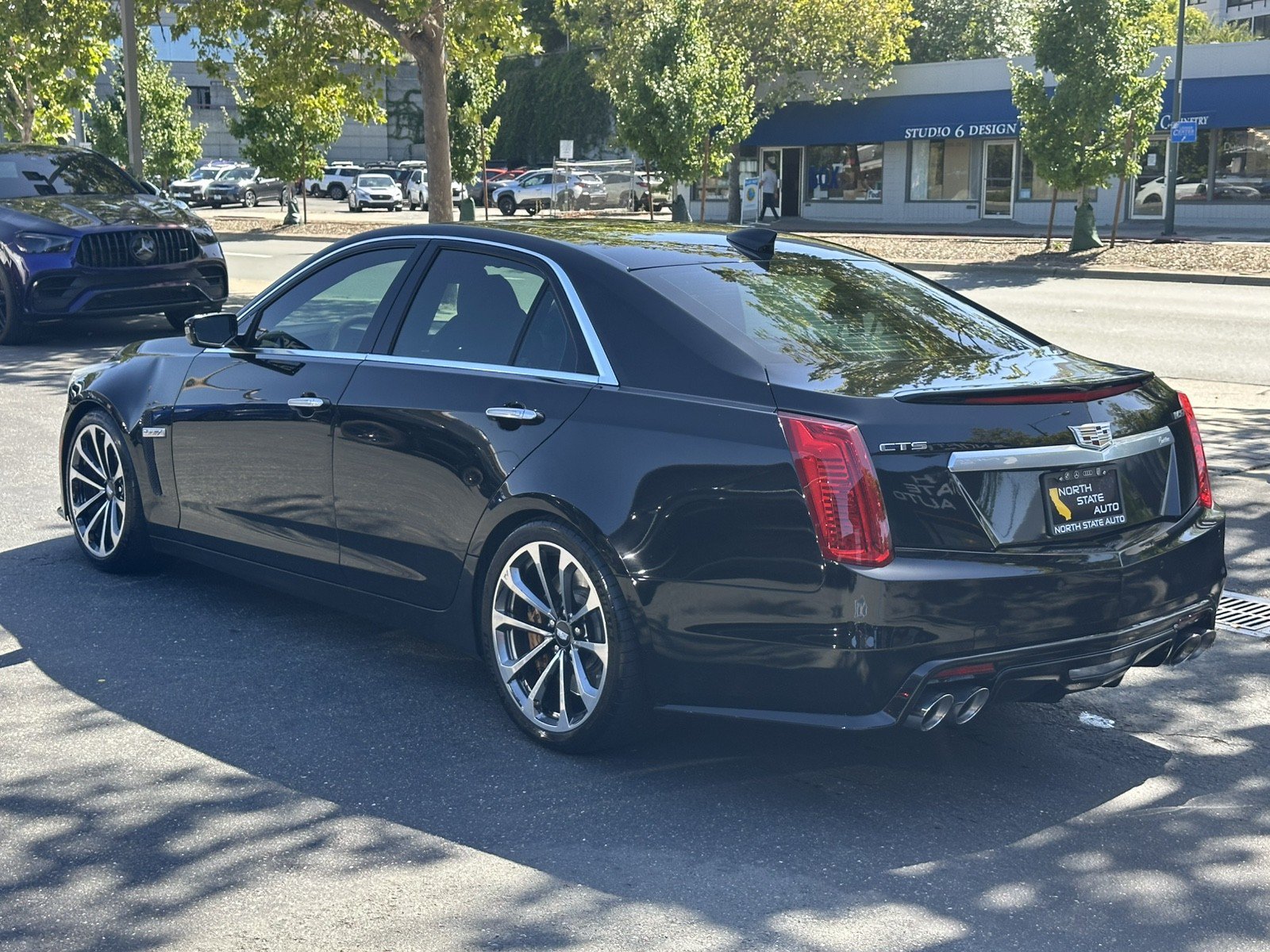 Used 2016 Cadillac CTS V Sedan w/ Luxury Package RWD image 12