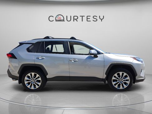 Certified 2025 Toyota RAV4 XLE Premium image 6