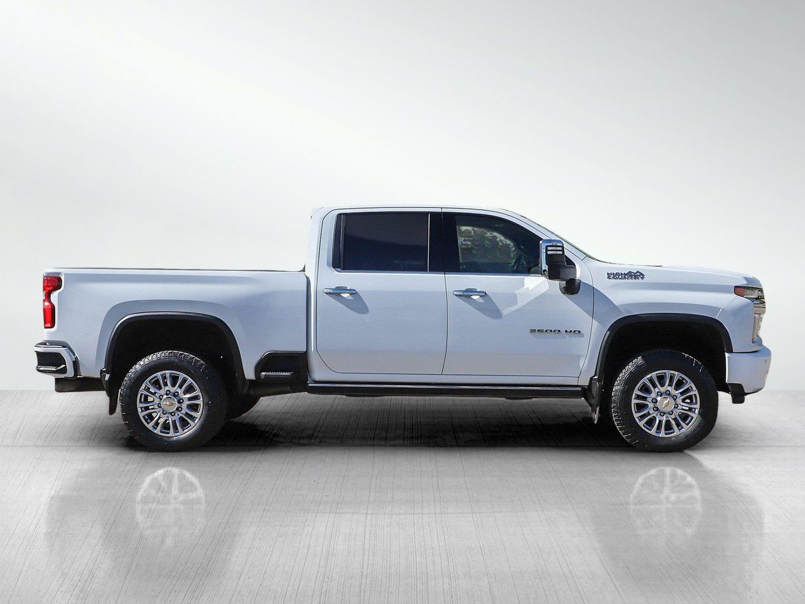 Used 2022 Chevrolet Silverado 2500 High Country w/ Safety Package II AWD/4WD image 6