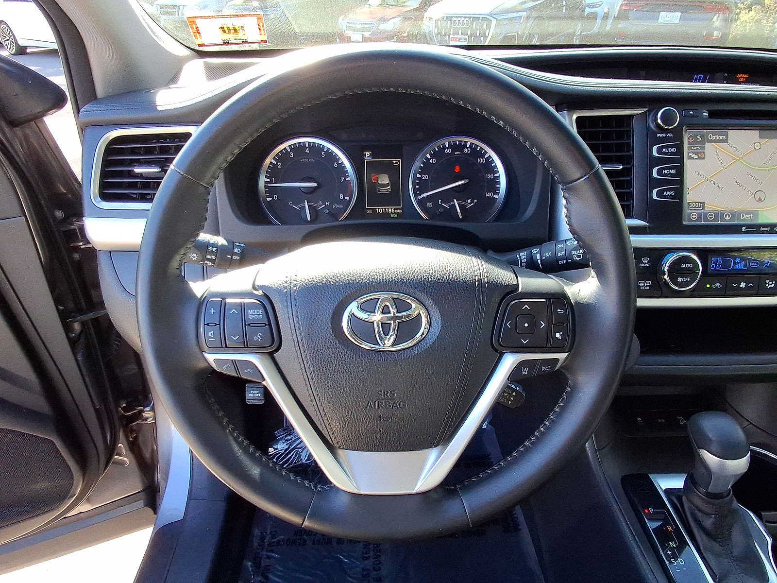 Used 2017 Toyota Highlander SE w/ Carpet Mat Package AWD/4WD image 22